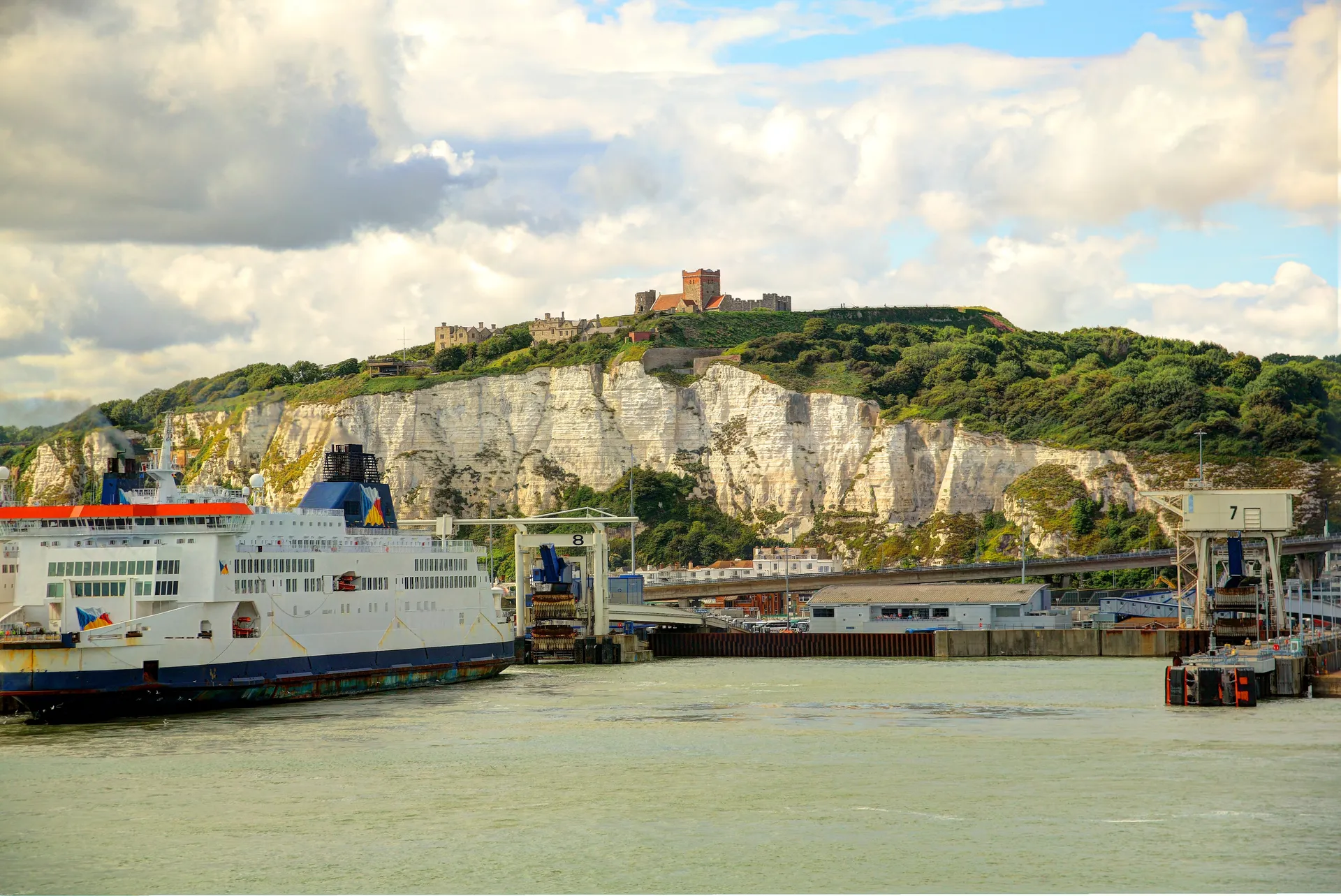 Harwich International Port - cruise transfer service to London and airports